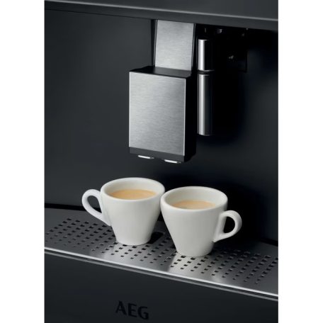 AEG beépíthető automata kávéfőző latte macchiato és cappuccino funkcióval FEKETE KKK994500B-58%!