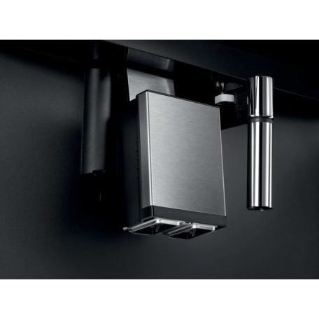AEG beépíthető automata kávéfőző latte macchiato és cappuccino funkcióval FEKETE KKK994500B-58%!