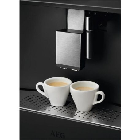 AEG MULTICUP beépíthető automata kávéfőző tejhabosítóval FEKETE KKK994500T-31%!