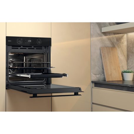 Whirlpool 71L, A+, Pirolítikus, hőlégkeveréses beépíthető sütő FEKETE OMSR58RU1SB-25%!